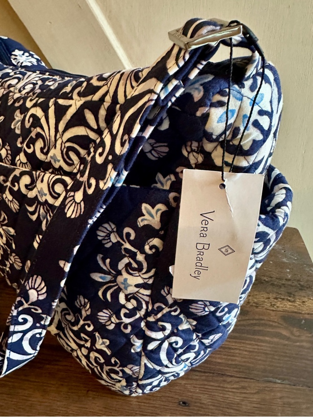 Vera Bradley Large On the Go Crossbody – Steel Blue Medallion (NWT) - Picture 4 of 11